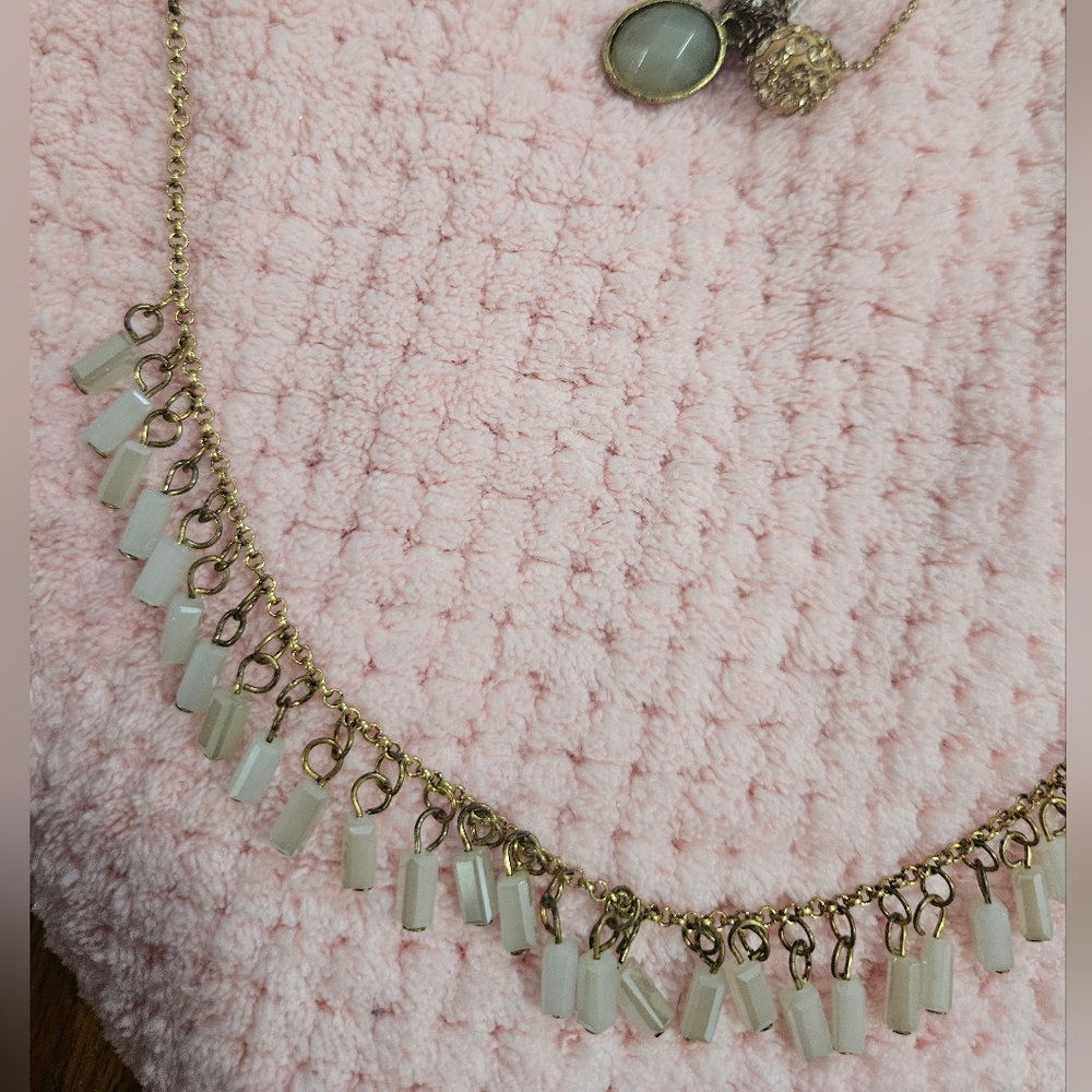 4 layer adjustable clasp necklace with different colored chains and white beads - Picture 2 of 8